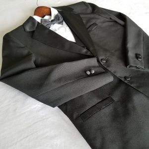 Boy's Tuxedo (black w/ white shirt), Size 14